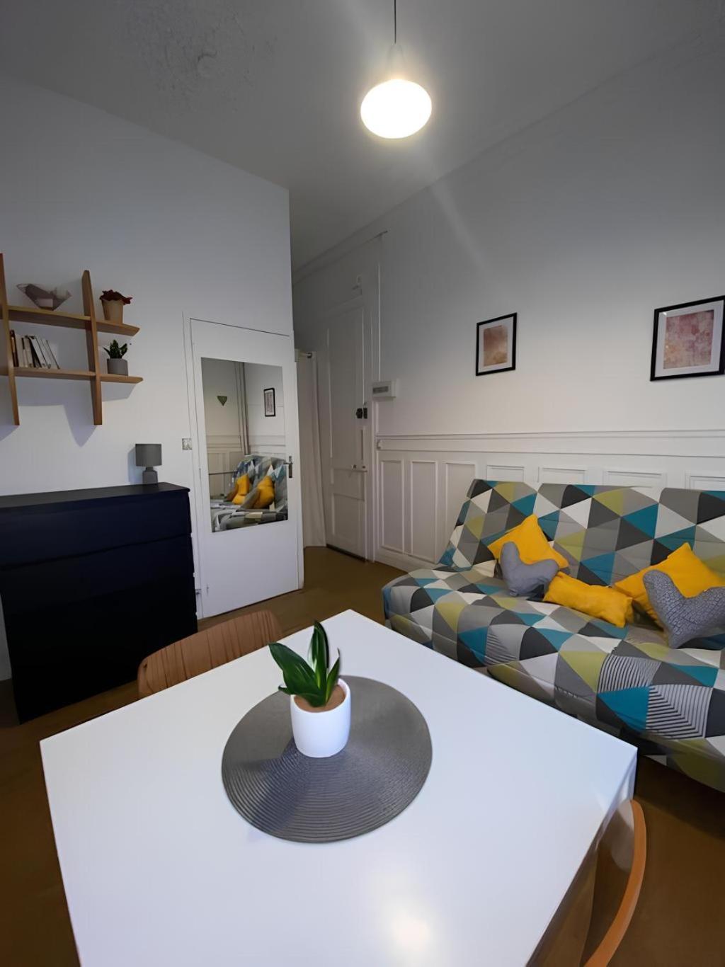 Apartamento Petit Descamps Ruan Exterior foto