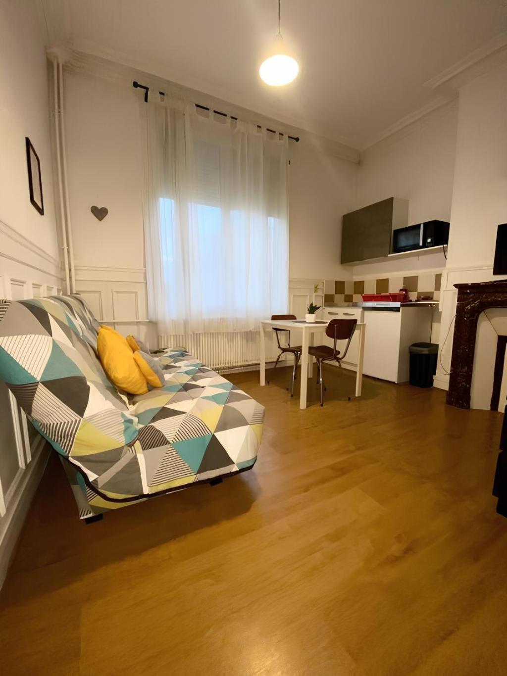 Apartamento Petit Descamps Ruan Exterior foto
